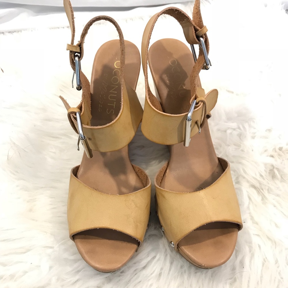 Coconut by Matisse Wooden Platform - Picture 2 of 4